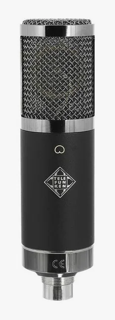 Telefunken TF17 FET, de XLR-aansluiting onderaan