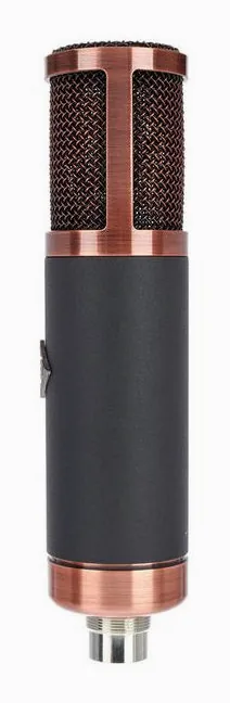 Telefunken TF39, de XLR-aansluiting onderaan