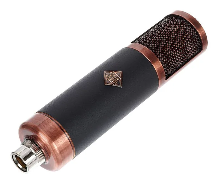 Telefunken TF39, het logo en de afwerking