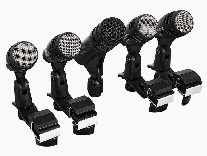 the t.bone DC 1000, de XLR-aansluiting onderaan