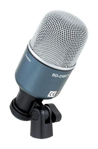 the t.bone DC 4000, de XLR-aansluiting onderaan