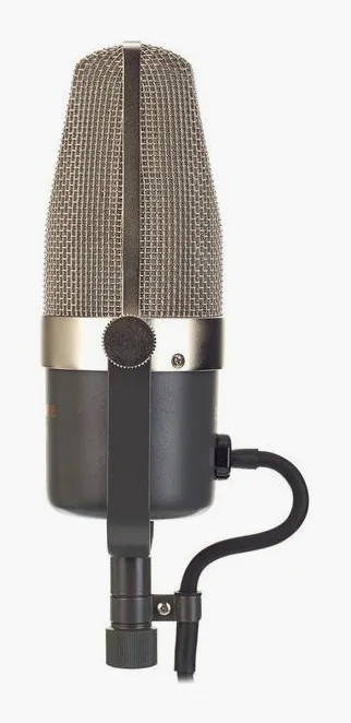 the t.bone RB 500 Bundle, de XLR-aansluiting onderaan