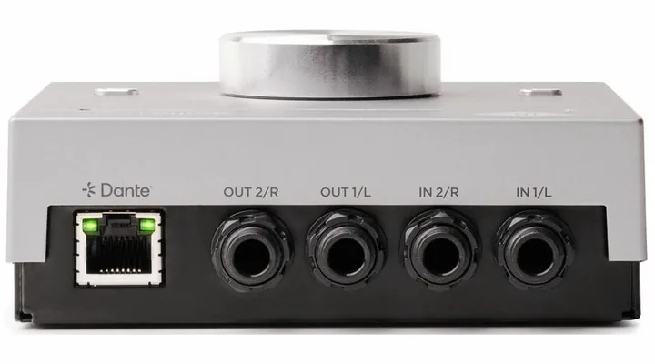 Universal Audio Apollo e2m, de achterkant met de aansluitingen