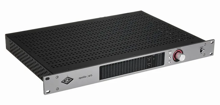 Universal Audio Apollo x16 Gen2 AC, de bovenkant van het apparaat