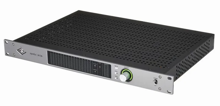 Universal Audio Apollo x16D Gen2 AC, de behuizing van opzij