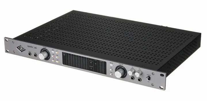 Universal Audio Apollo x6 Gen2 AC Pro, het voorpaneel met de draaiknoppen