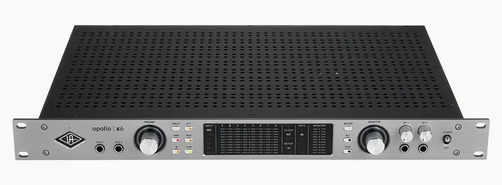 Universal Audio Apollo x6 Gen2 AC Pro, het volumeknopje en de LED-meters