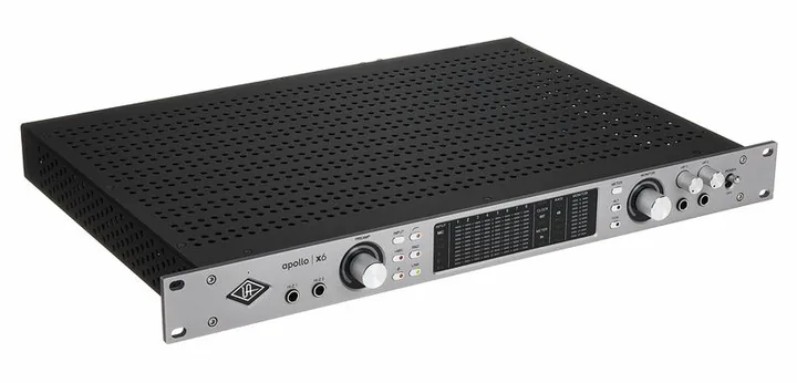 Universal Audio Apollo x6 Gen2 AC Pro, de ingangen aan de voorzijde