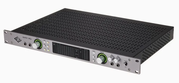 Universal Audio Apollo x8p Gen2 AC Pro, de behuizing van opzij