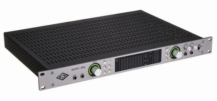 Universal Audio Apollo x8p Gen2 AC Pro, de behuizing van opzij