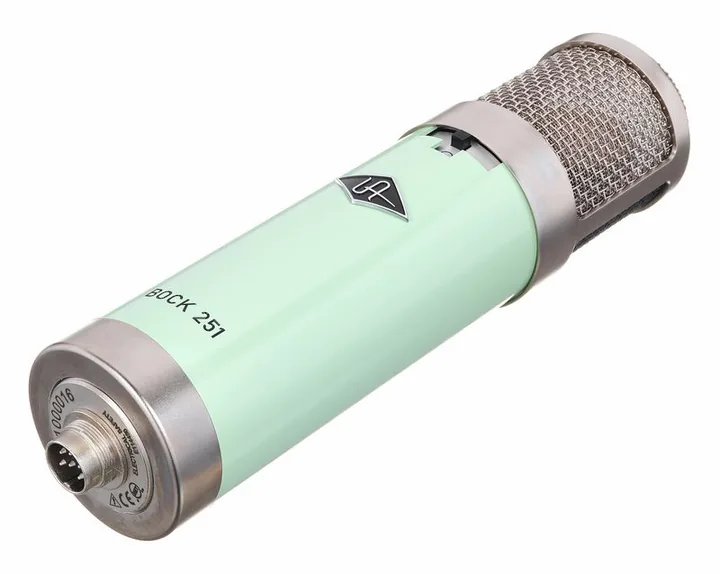 Universal Audio Bock 251, de XLR-aansluiting onderaan