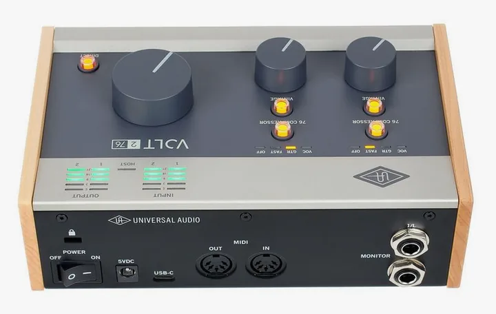 Universal Audio Volt 276 USB Recording Studio, de aansluitingen aan de achterkant