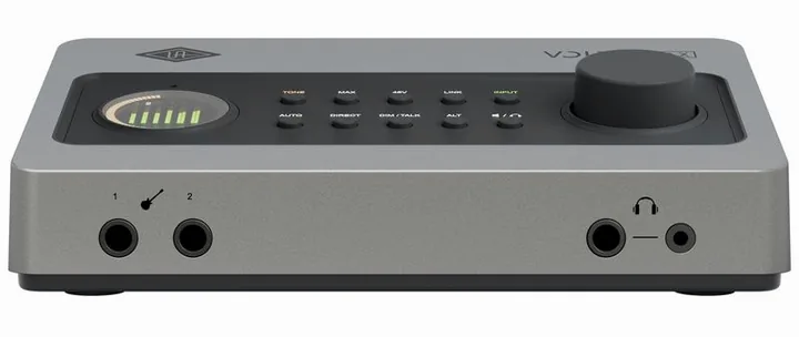 Universal Audio Volt 4 Max, de aansluitingen aan de achterkant