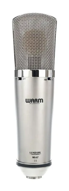 Warm Audio WA-67, de XLR-aansluiting onderaan