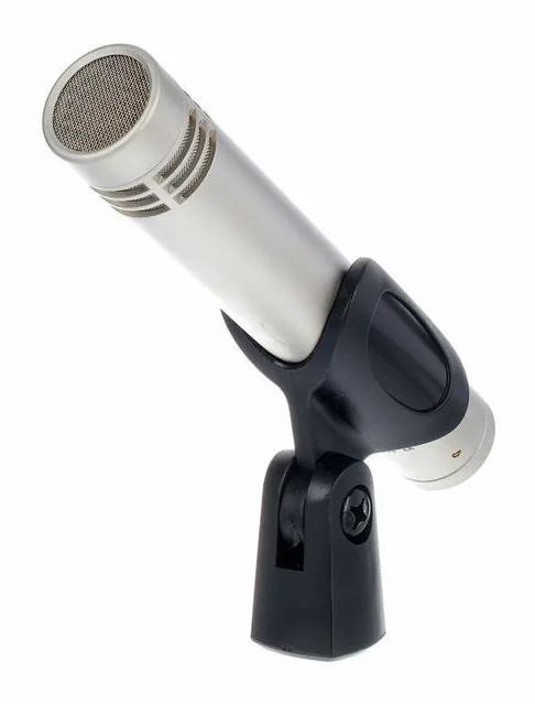 Warm Audio WA-84 Nickel, de XLR-aansluiting onderaan