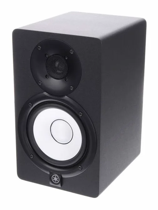Yamaha HS 5 Bundle, de achterkant met de aansluitingen