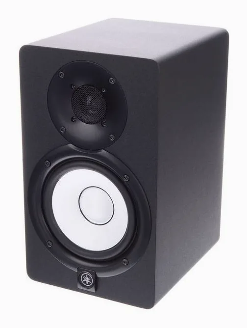 Yamaha HS 5 Stand Bundle, de achterkant met de aansluitingen