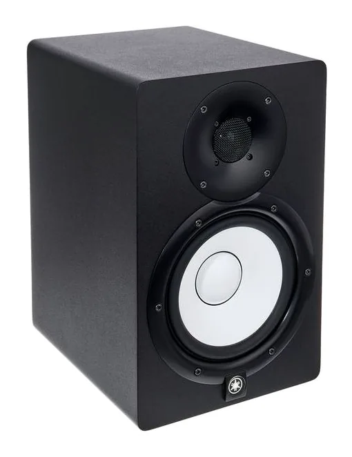 Yamaha HS 7, de achterkant met de aansluitingen