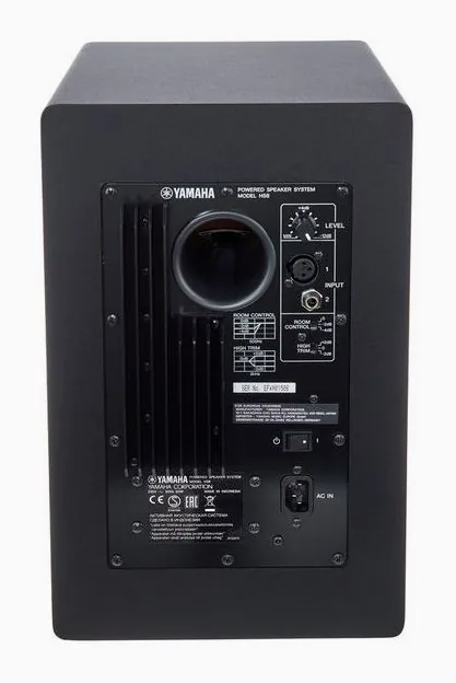 Yamaha HS 8 Bundle, de bassreflexpoort