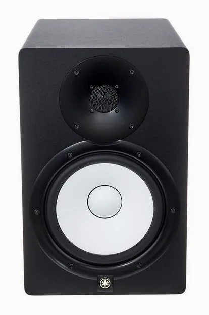 Yamaha HS 8, de behuizing van opzij