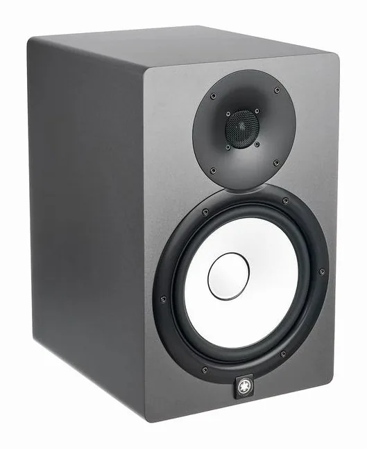 Yamaha HS 8 SG, de achterkant met de aansluitingen