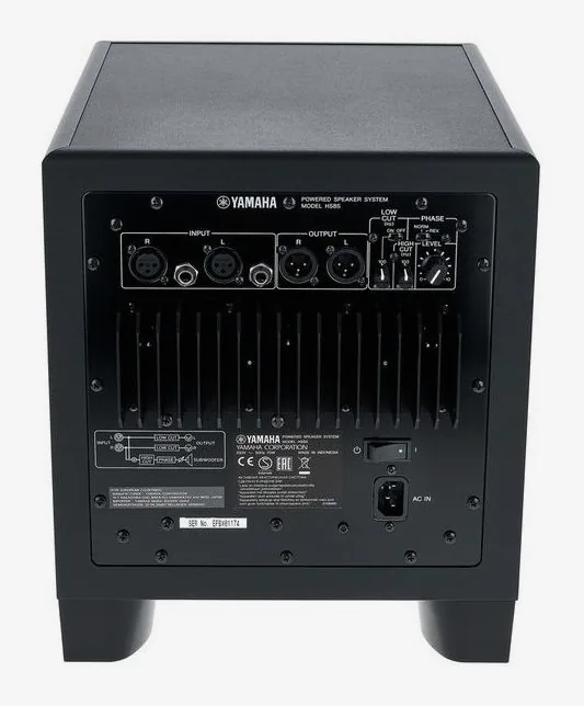 Yamaha HS 8S, de achterkant met de aansluitingen