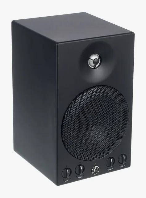 Yamaha MSP3 A, de achterkant met de aansluitingen