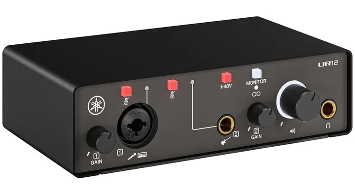 Yamaha UR12 MK3 Black, de behuizing van opzij