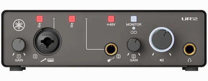 Yamaha UR12 MK3 Black, het voorpaneel met de draaiknoppen