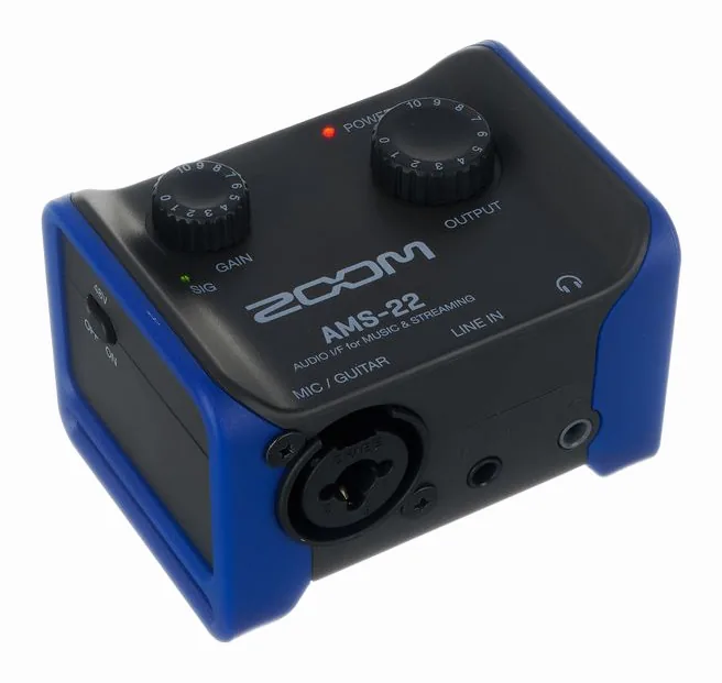 Zoom AMS-22, de ingangen aan de voorzijde