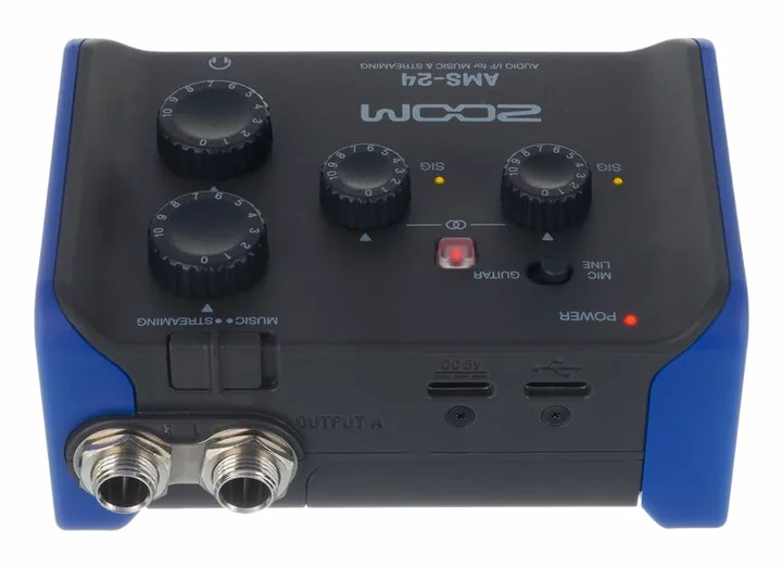 Zoom AMS-24, het voorpaneel met de draaiknoppen