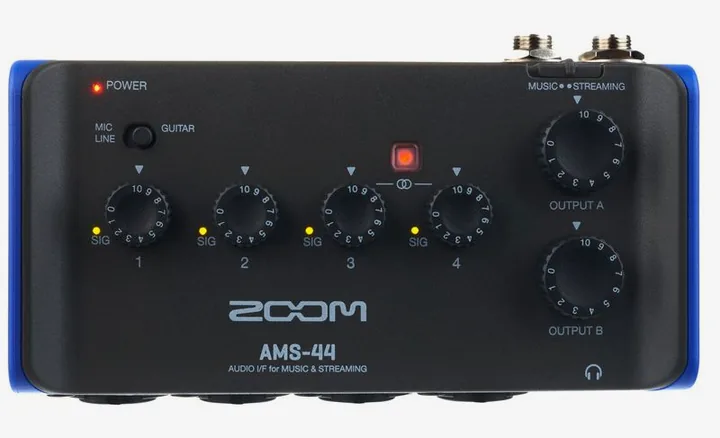 Zoom AMS-44, de bovenkant van het apparaat