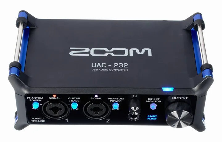 Zoom UAC-232, het volumeknopje en de LED-meters
