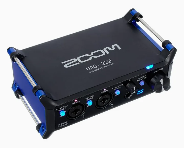 Zoom UAC-232, het voorpaneel met de draaiknoppen